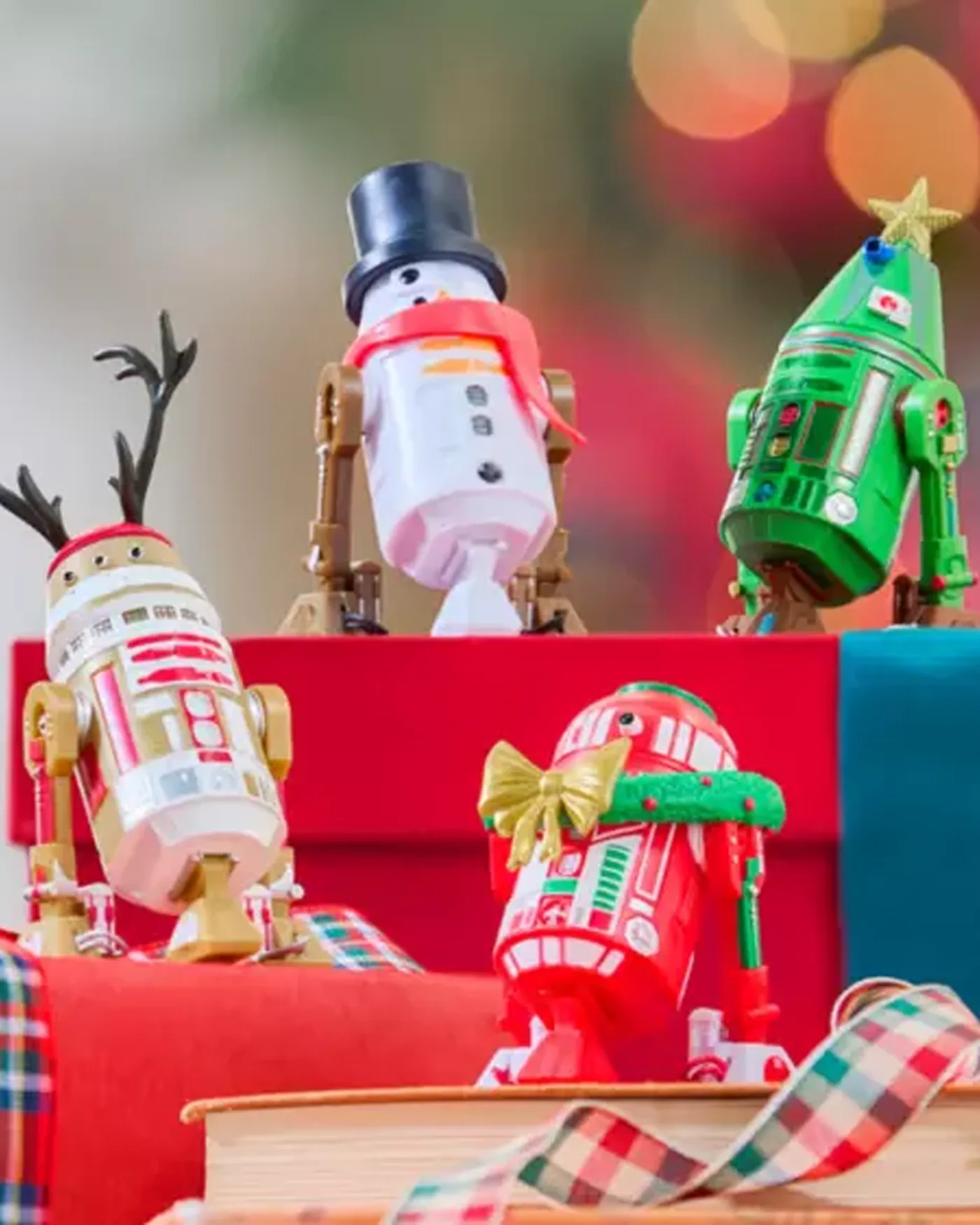 Disney Droid Factory Holiday Droids 2026